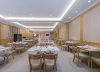 Vienna Hotel (Fuzhou Changle Zhenghe Subway Station)