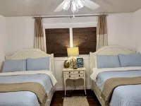 Welcome to our home! Lakefront Living, Where Beautiful Sunsets are unforgettable - 4-Star
