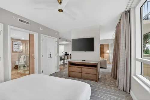 Lagoon Pool View Suite • Oceanfront Resort • Singer Island - Homestays