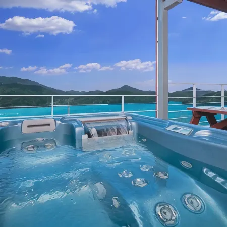 The South Sea, Spa Hill Pension