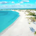 Generator, Golf cart avail., 2 BR beach villa in Treasure, WiFi, washer & dryer