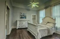 Classic/Modern Downtown Home In Valdosta - 4-Star