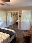 “LaLa’s Place”Cozy, conveniently located country cottage, pets, carport,fire pit - Kuntosalit