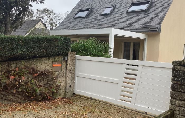 House in a Cul-De-Sac, Very Quiet Village in Sarzeau Enclosed Garden