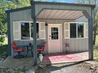 Charming 2-bedroom cottage in Dexter with AC, WiFi. Enjoy your stay - 2-Star