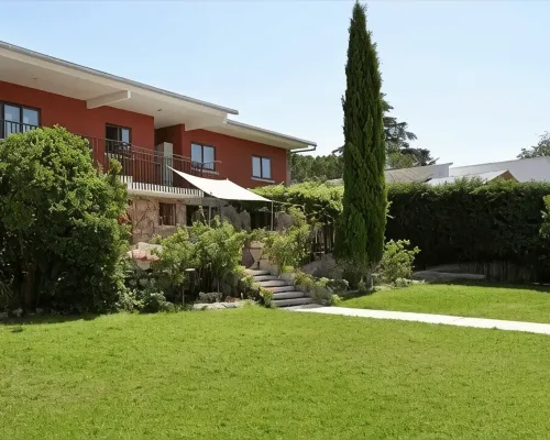 Peñalara-la casa de Galapagar, romantic stone lodging with fireplace. Hotels in Galapagar