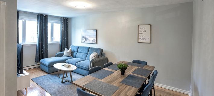 3BR 6Beds 5min Walk distance to Metro, Free Parking, next to Place Bell AC Hotels in Laval