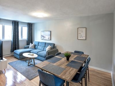 3BR 6Beds 5min Walk distance to Metro, Free Parking, next to Place Bell AC