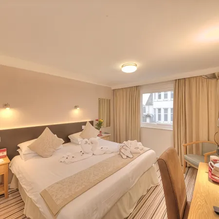 Muthu Queens Hotel