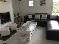 Single-storey house 2 kms from the beach, close to shopping centers