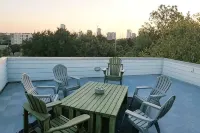 Eastside Downtown Skyline Stunner - Bungalows