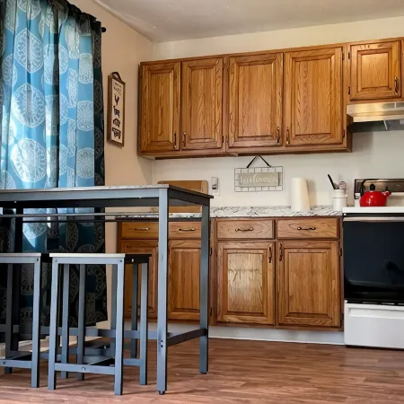 A charming 2BR home—better than a room—Vacation Condo No. 6, Near Spring River Отели в г. Шарп