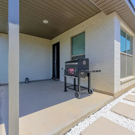 Four beds w/ 1 king, 3 queen beds each with a TV. Centrally located! No pets