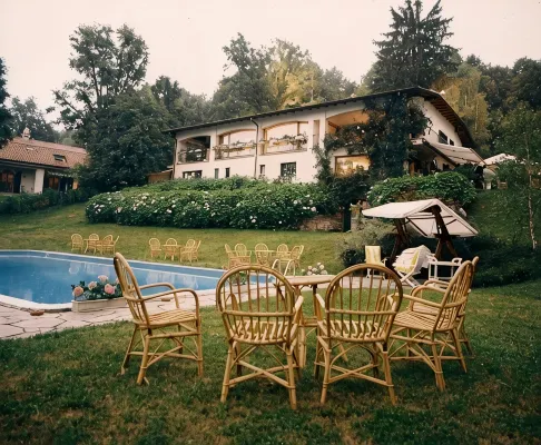 Comfortable villa with private pool and large garden, near Como and Milan