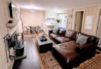2Br 1BA - MT Snow, Ski Back Trail, Free Shuttle, Pool, BBQ - Green Mountain Den