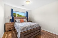 Stunning Oceanfront Property!  Newly Remodeled home with Incredible VIEWS - 3 ดาว