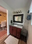 Charming Cottage- Yadkin River, Parks, Wineries and Winston-Salem in East Bend. - 3-stjärniga