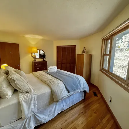 Unique Round House on Beech Mtn -Ski, Hike, Golf, Fish-Near Wineries & Parkway