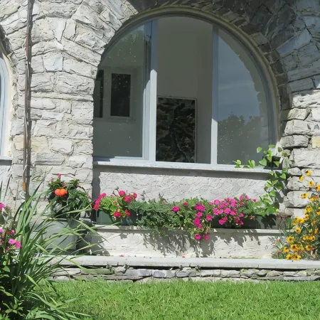 Situated in a beautiful & relaxing place on Lake Como,. Perfect family of 4.