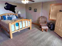 Bear Lake Lookout. Great View, Game Room, Foam Pit, Rock Wall.