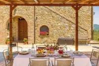 PRIVATE LUXURY VILLA WITH HEATED SWIMMING POOL AND  JACUZZI - 民宿