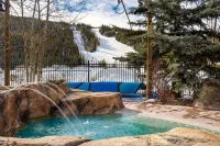 Spacious Top-Floor 3-Bed Springs Condo: 5 Minute Walk to Gondola and Restaurants