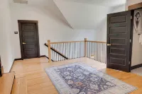Luxurious Lake Front Estate, Sleeps 20 with Game Room and dock, pet friendly. - 4-Star