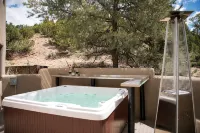 Downtown Home on 1.5 Acres! Perfect for Ski and Summer! Hot Tub and Outdoor Zen - Jacuzzi