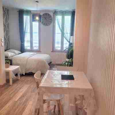 Charmant Studio 26m² au Cœur de Troyes Idéal Pour 2 Proche de Tout! Rooms