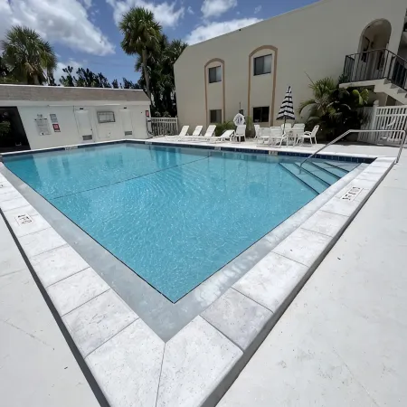 NEW condo! Just 15 min to Ft Myers and Sanibel beach! Great Location!!