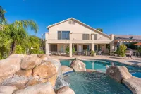 Beautiful sunset Lakehouse with with amazing views and heated pool and jacuzzi ! - Boutique