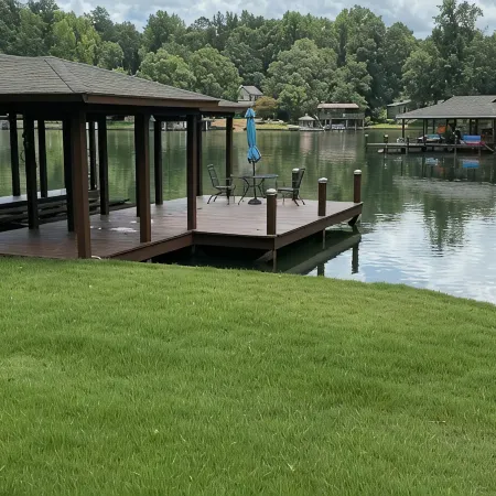 Cozy Lake Front Home with Private Boat Launch/Dock