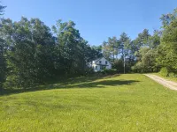 Cozy 3Br Vermont Artistic Retreat w/ Trails