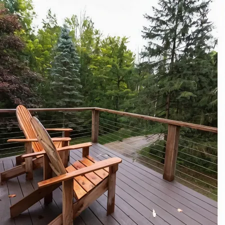 Walk to HoliMont! Cozy Creekside Haven in Downtown Ellicottville