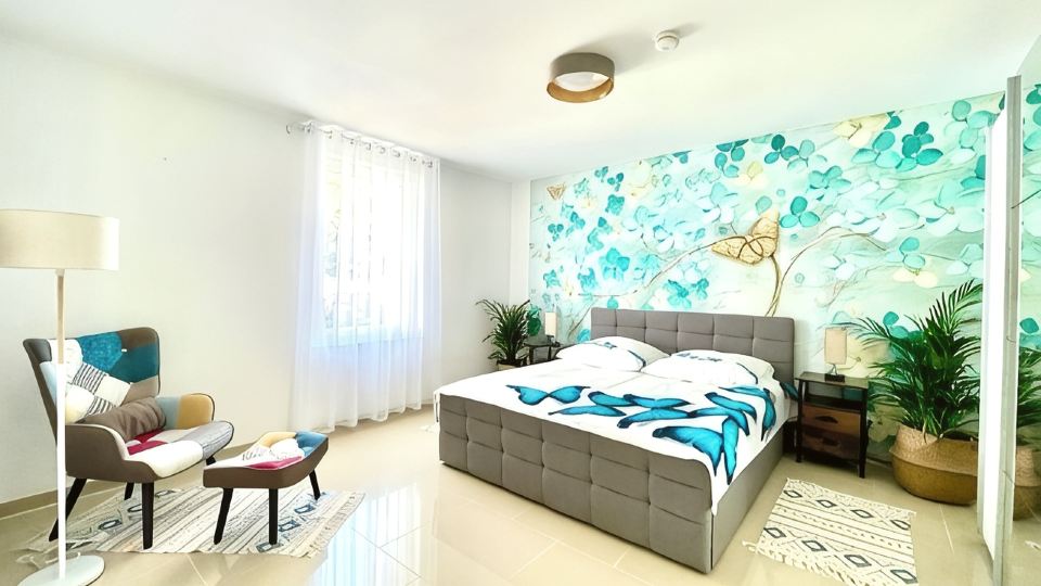 "My Apartment" Flowers with fireplace for up to 10 people