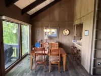 Wonderful view 2/2 villa. A block away from the Blue Ridge Parkway. 2 balconies! - Villas