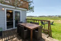 Riverfront, Hot Tub, SUP & Kayak, short walk to beach, fire pit, full office - Wifi