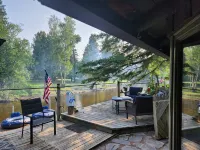Private River Frontage Cabin! 🌲🚣‍♂️ Paddle, Float, and Relax to Burt Lake! - Chalets