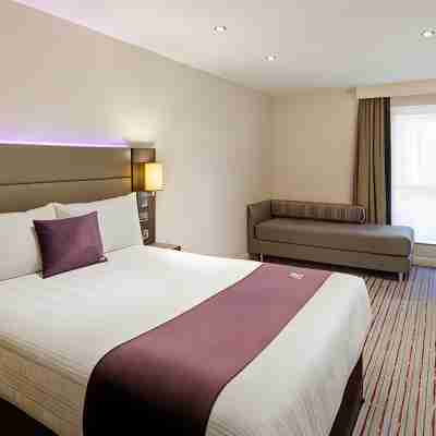 Premier Inn Farnborough West (Southwood) Rooms