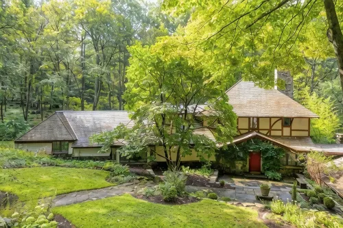 Luxury Riverfront Estate - Pool, Spa, Tennis, & Pond