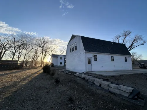 Quaint, all new loft apt. located in a quiet country setting, minutes from town. - Apartments