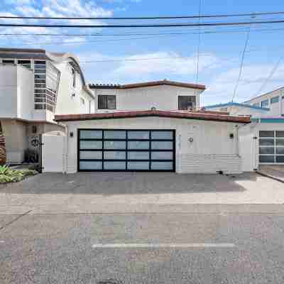 Spacious 5-Bedroom Beachfront Home on Beach Road!  STR24-0030 Hotel Exterior