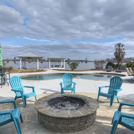 Lake Blackshear Getaway! Pool, BBQ, Firepit & WiFi