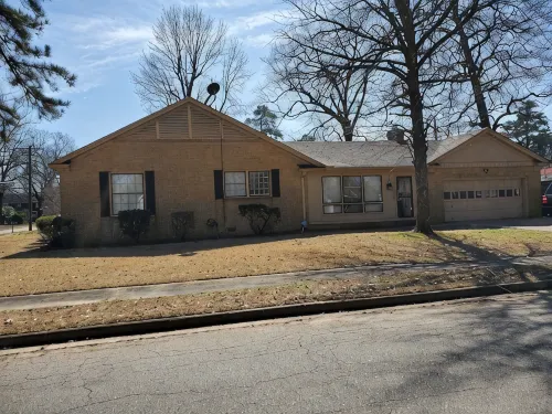 Ida's Oasis  near JRMC Hospital ,  Pine Bluff Country Club & Restaurants .