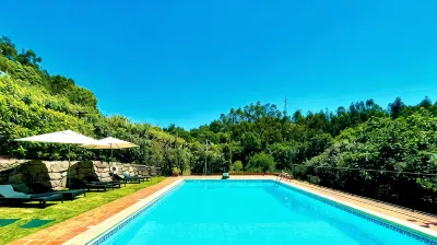 Luxury Villa Private POOL Diving Board BBQ Internet Games Room 30 min Porto โรงแรมใน