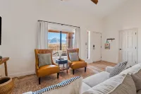 Superstition Mountain Views, Heated Pool/Hot Tub, 2Bd + Loft