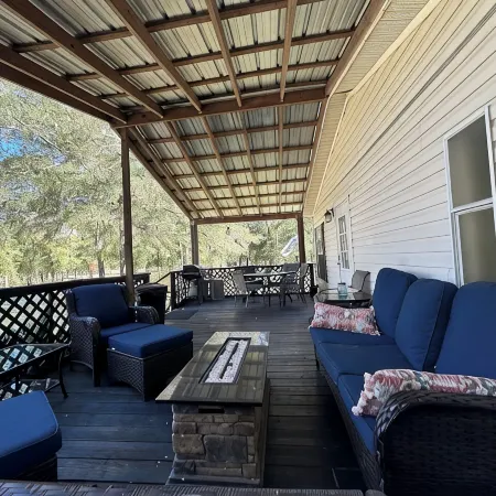 Cave Divers Spring Escape, Sleeps 8+, Private Patio, Fire Pit, Spacious Kitchen