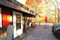 Townhouse in the mountains, close to Storyland and more!