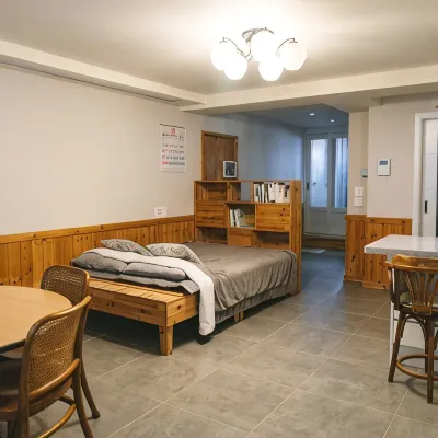 Gangneung Pilgrim Guesthouse n Pension โรงแรมใกล้หาดอันมก