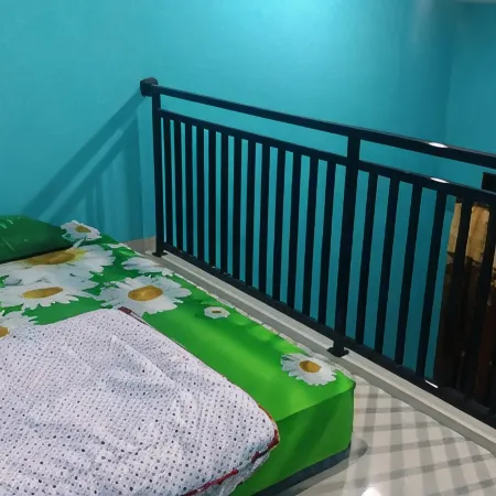 Penginapan Keluarga 215